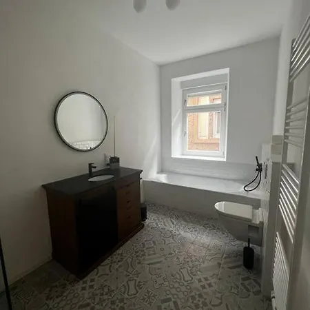 Stilvolle Mosel-Ferienwohnung - Alte Apotheke In Uerzig - Bis 5 Personen - 2 Schlafzimmer - Grosses Badezimmer Exterior photo
