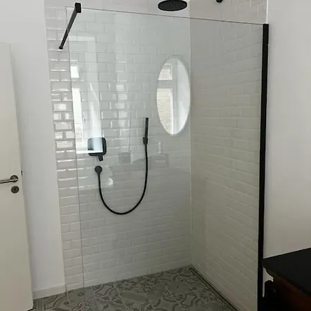 Stilvolle Mosel-Ferienwohnung - Alte Apotheke In Uerzig - Bis 5 Personen - 2 Schlafzimmer - Grosses Badezimmer Exterior photo